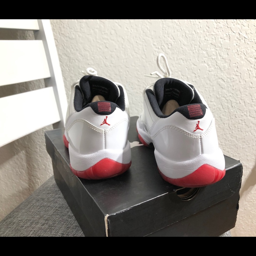 Jordan 11 Retro Low White Red (2012) Size:5y - Picture 4 of 7